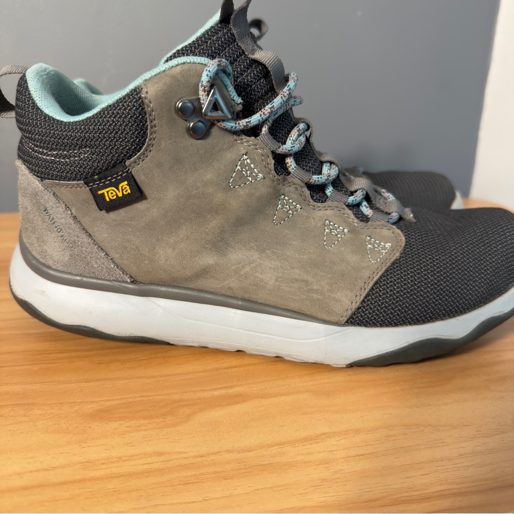 Teva Arrowood Mid WP Waterproof Charcoal Boots women’s sz 8.5 - Picture 3 of 7
